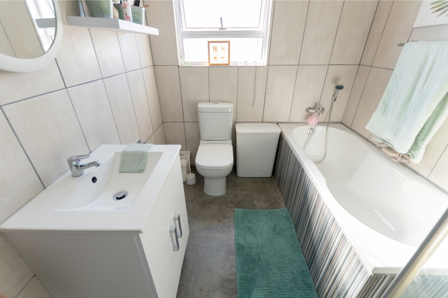 3 Bedroom Property for Sale in Lampiesbaai Western Cape